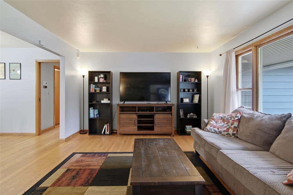 Photo of 904 E Lexington BOULEVARD, Eau Claire, WI 54701 (MLS # 1603597)
