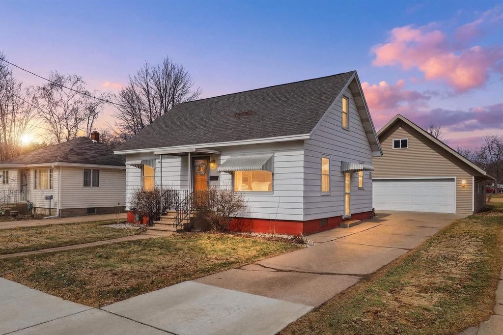 Photo of 616 Walker STREET, Stevens Point, WI 54481 (MLS # 22600941)