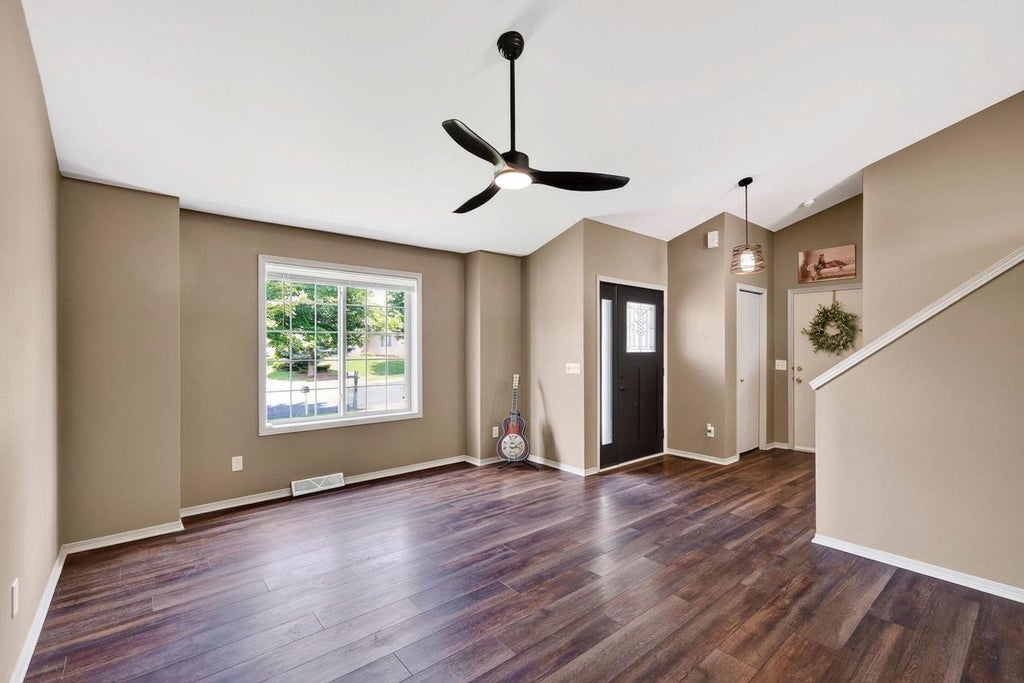Photo of 1013 Westridge DRIVE, Sun Prairie, WI 53590 (MLS # 2026718)