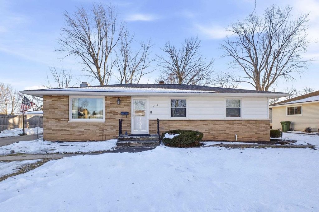 Photo of 1419 W 3rd STREET, Kimberly, WI 54136 (MLS # 50319325)