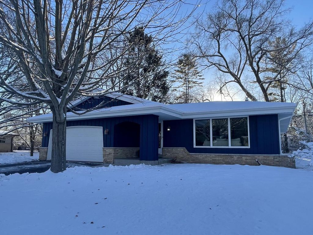 Photo of 8931 N Rexleigh DRIVE, Bayside, WI 53217 (MLS # 1942277)