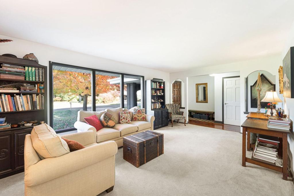 Photo of 8931 N Rexleigh DRIVE, Bayside, WI 53217 (MLS # 1942277)