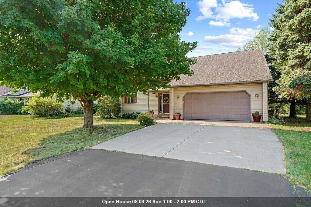 Photo of 2875 Westmoor ROAD, Oshkosh, WI 54904 (MLS # 50329965)