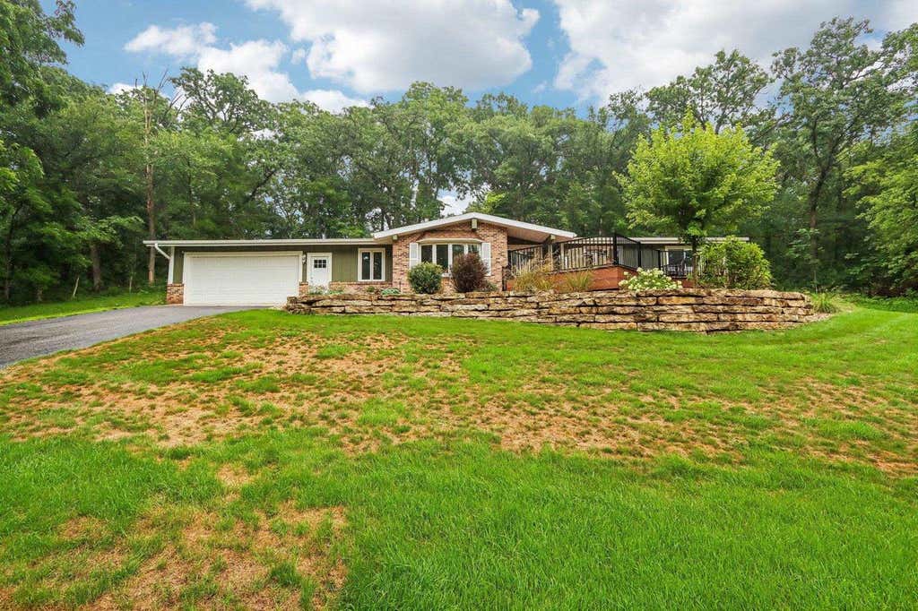 Photo of 2486 County Highway E RD, Mount Horeb, WI 53572 (MLS # 2030664)