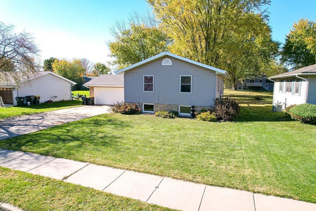 Photo of 1405 Lincoln AVENUE, Tomah, WI 54660 (MLS # 2011398)