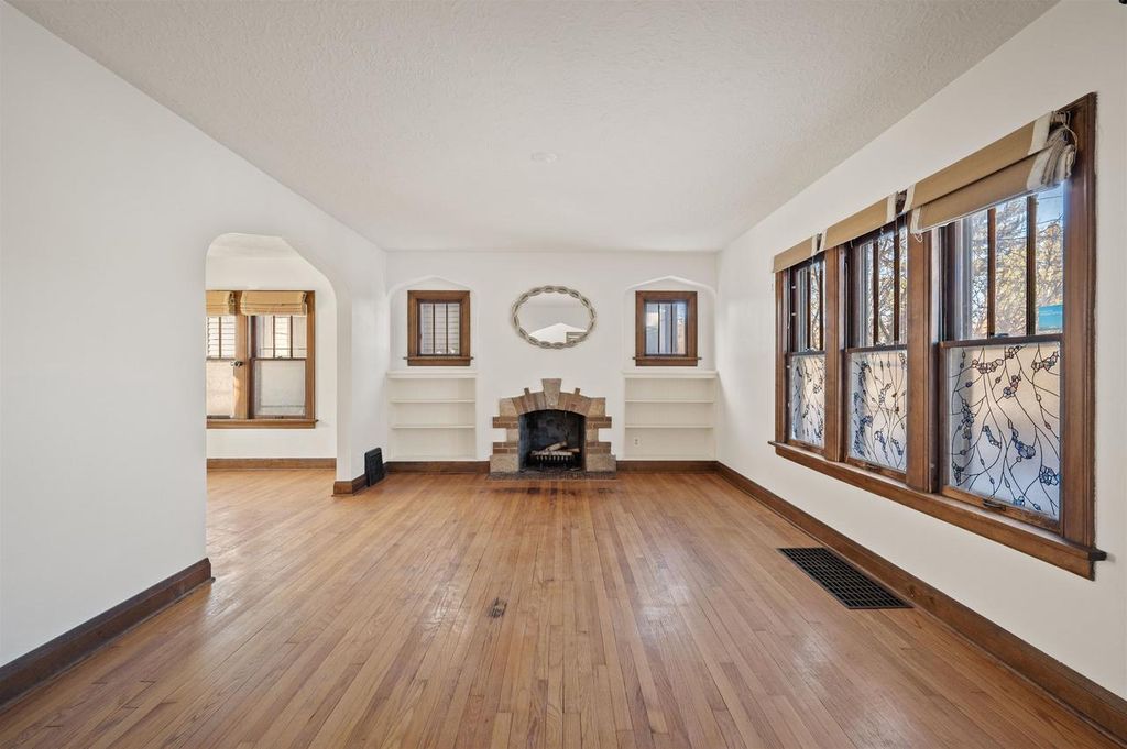 Photo of 2725 Kendall AVENUE, Madison, WI 53705 (MLS # 2010568)