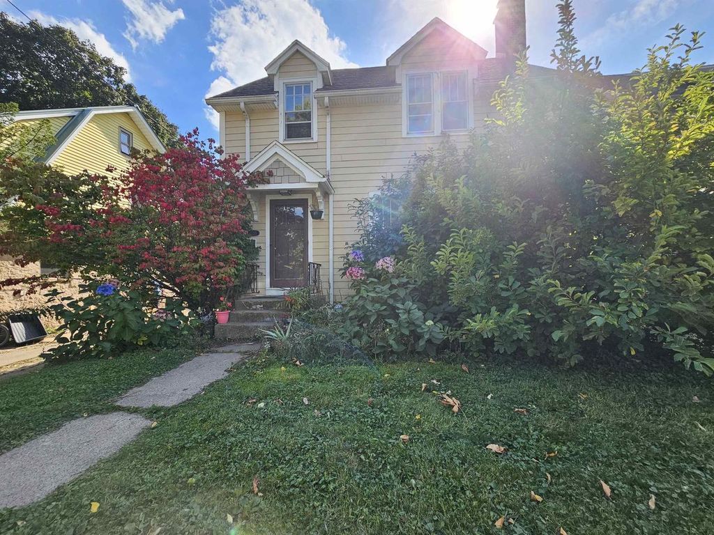 Photo of 2725 Kendall AVENUE, Madison, WI 53705 (MLS # 2010568)