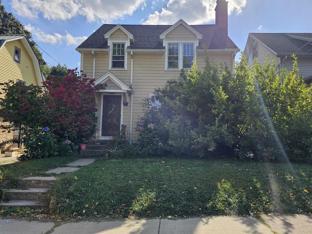 Photo of 2725 Kendall AVENUE, Madison, WI 53705 (MLS # 2010568)