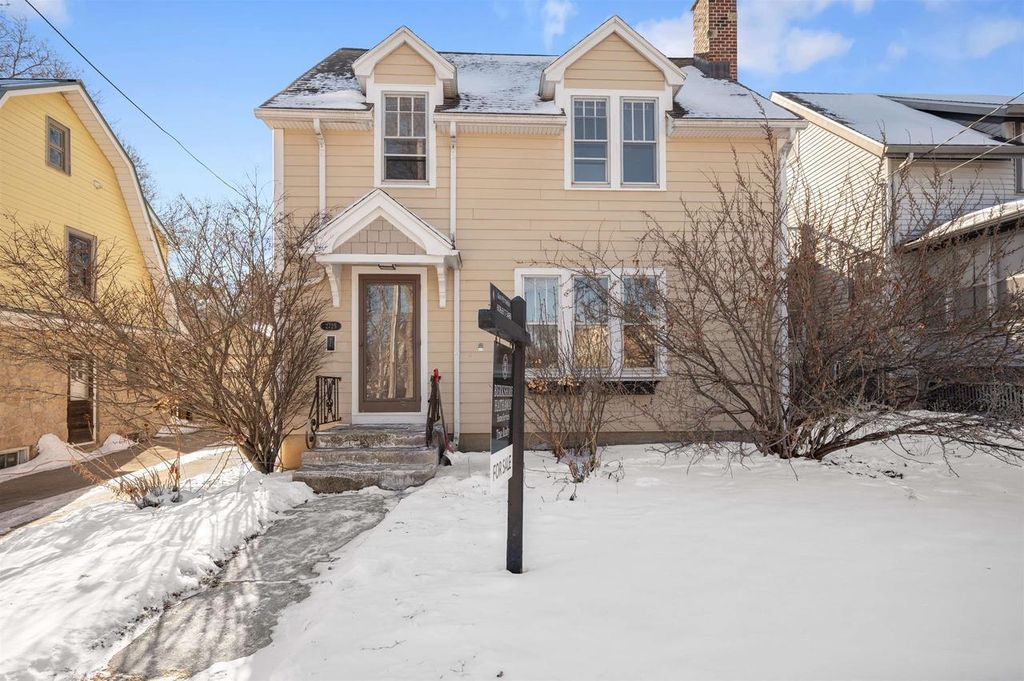 Photo of 2725 Kendall AVENUE, Madison, WI 53705 (MLS # 2010568)