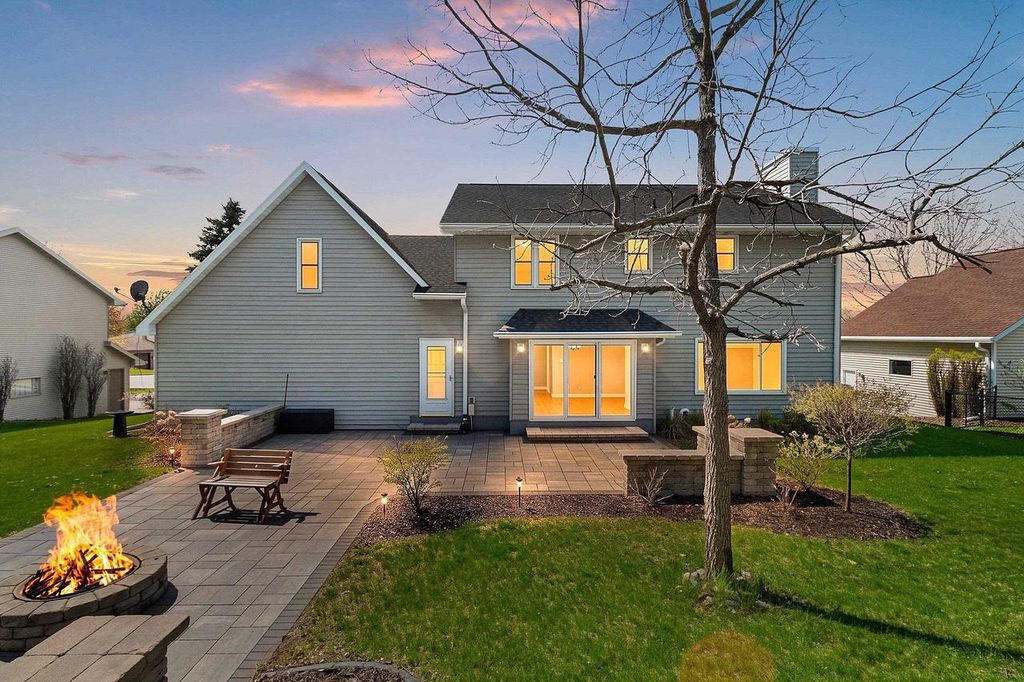 Photo of 2951 Vercauteren DRIVE, Green Bay, WI 54313 (MLS # 50325897)