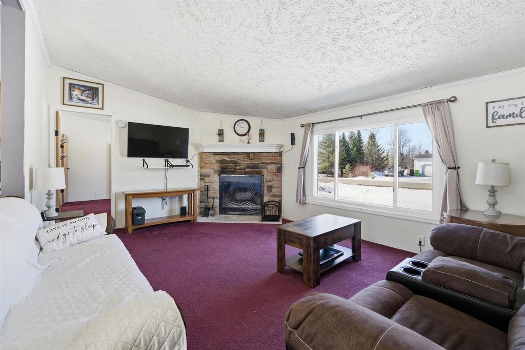 Photo of 882 Lilac ROAD, Little Suamico, WI 54141 (MLS # 50321113)