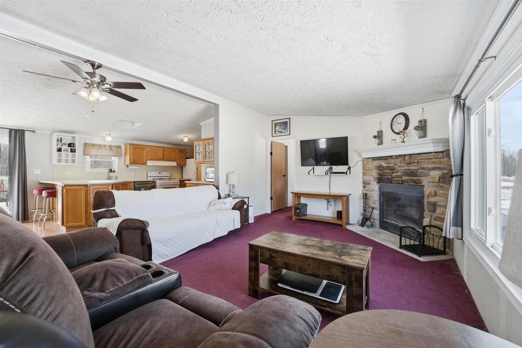 Photo of 882 Lilac ROAD, Little Suamico, WI 54141 (MLS # 50321113)