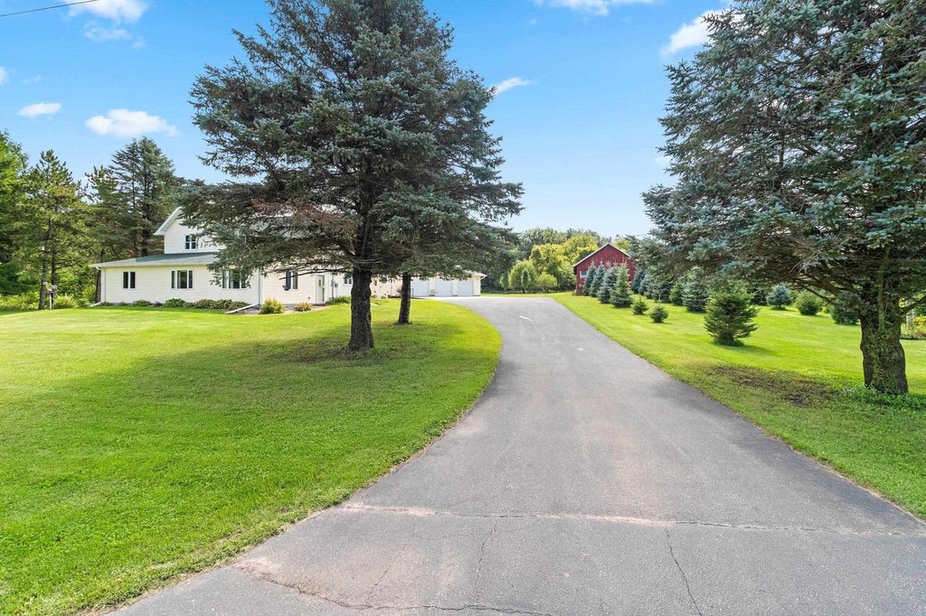 Photo of E9419 Crain ROAD, New London, WI 54961 (MLS # 50332286)