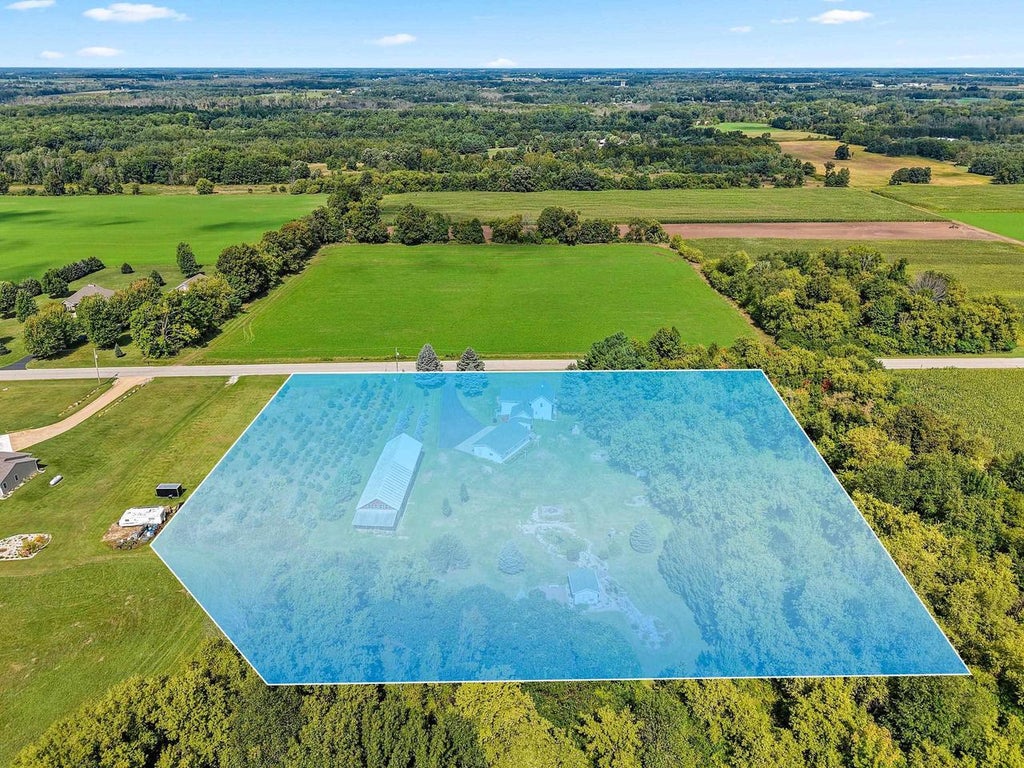 Photo of E9419 Crain ROAD, New London, WI 54961 (MLS # 50332286)