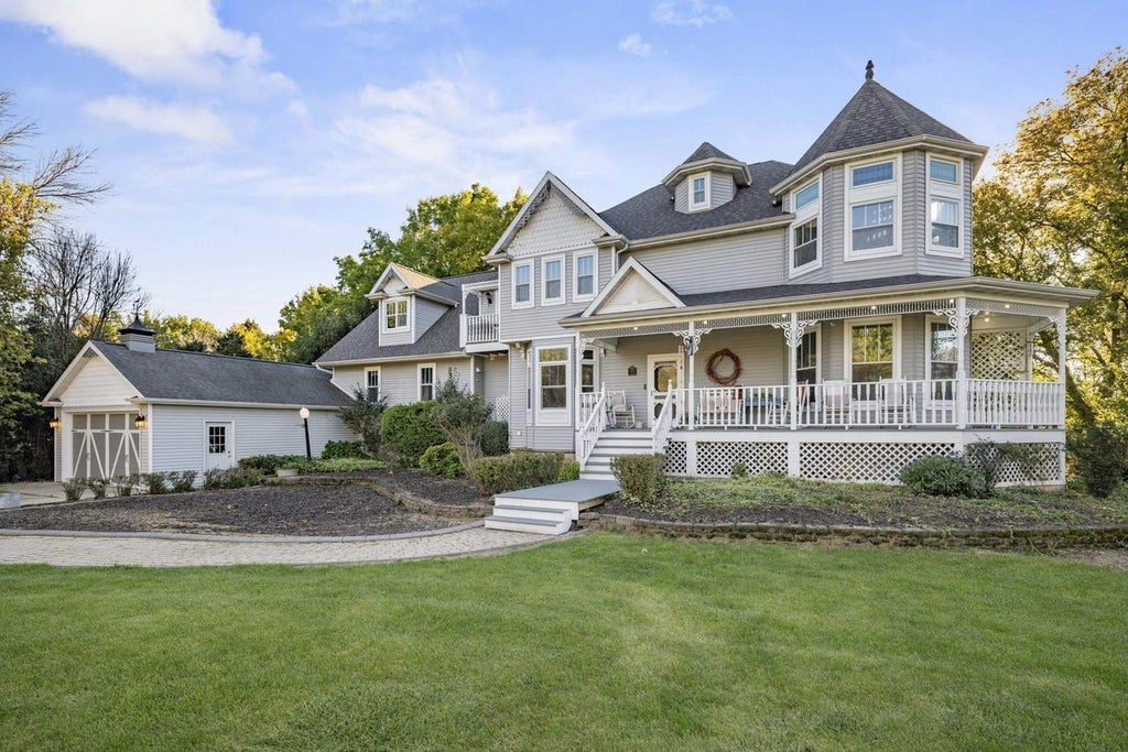 Photo of 107 Lamine LANE, Combined Locks, WI 54113 (MLS # 50333932)
