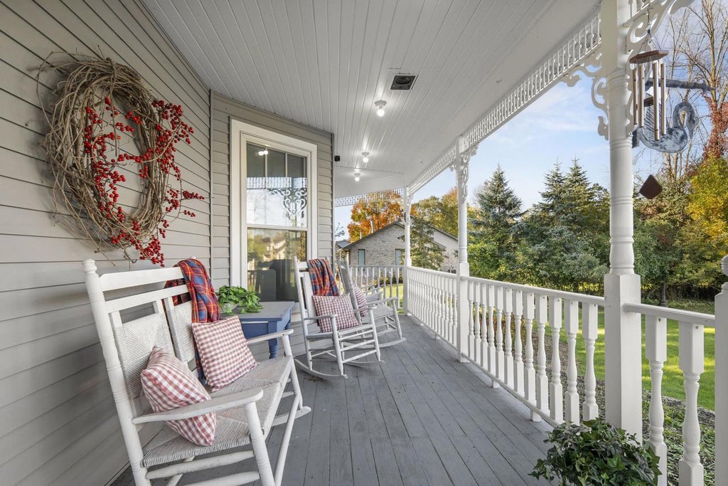 Photo of 107 Lamine LANE, Combined Locks, WI 54113 (MLS # 50333932)