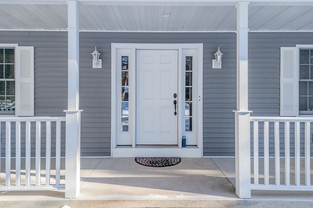 Photo of N3443 Oakwood Pass, New London, WI 54961 (MLS # 50318904)