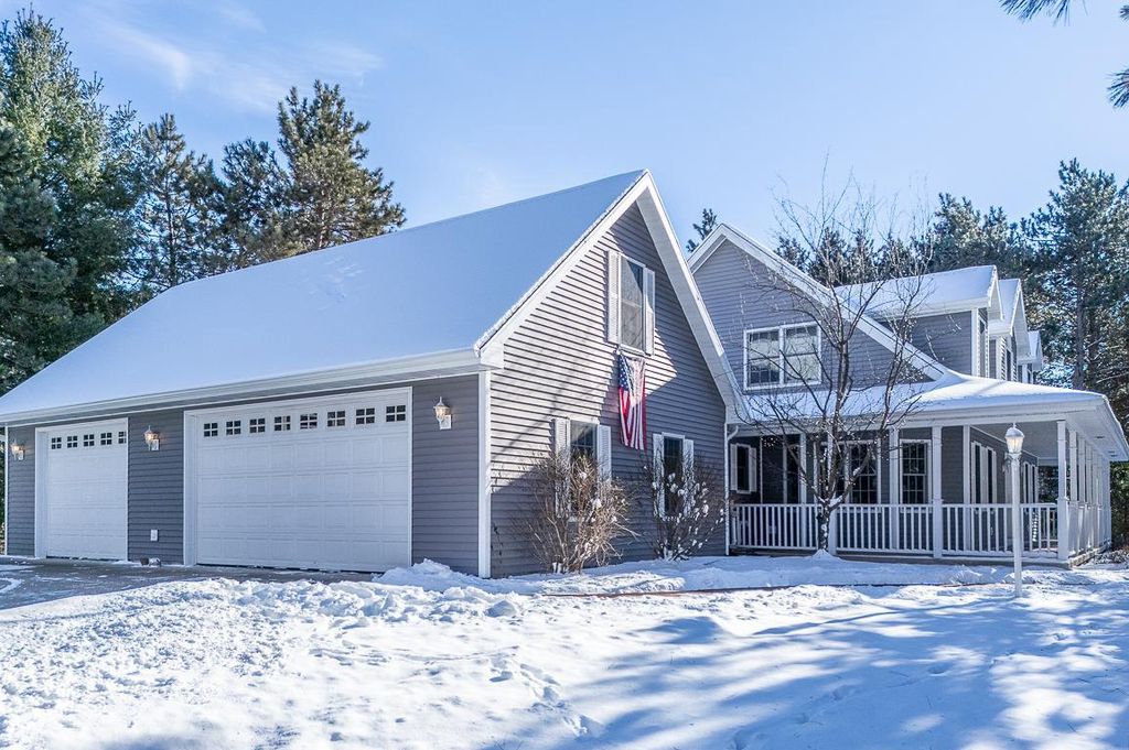 Photo of N3443 Oakwood Pass, New London, WI 54961 (MLS # 50318904)