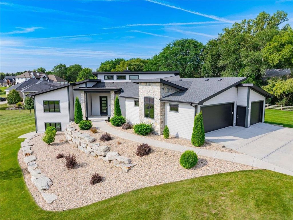 Photo of 7705 Maas DRIVE, Verona, WI 53593 (MLS # 2015935)