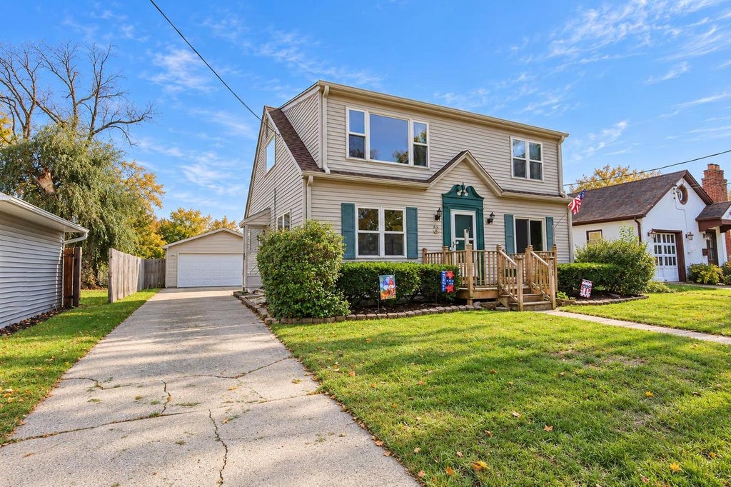 Photo of 608 Monroe STREET, Neenah, WI 54956 (MLS # 50334346)