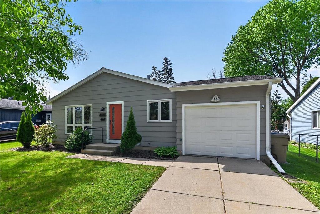 Photo of 6105 Birch Hill DRIVE, Madison, WI 53711 (MLS # 2021886)