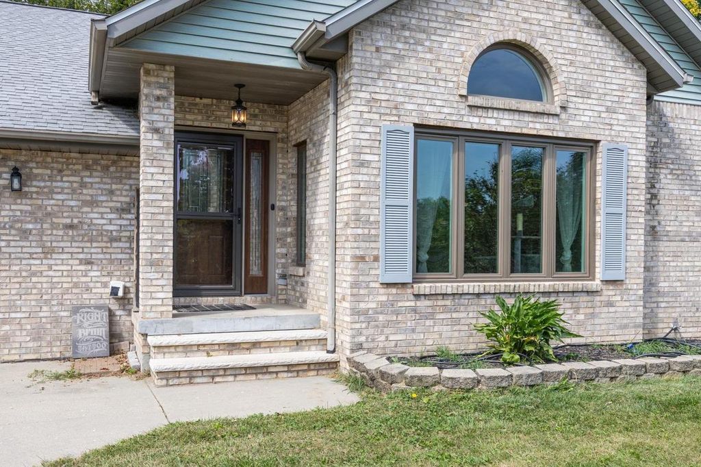 Photo of N7811 Kettle Moraine DRIVE, Whitewater, WI 53190 (MLS # 2009683)