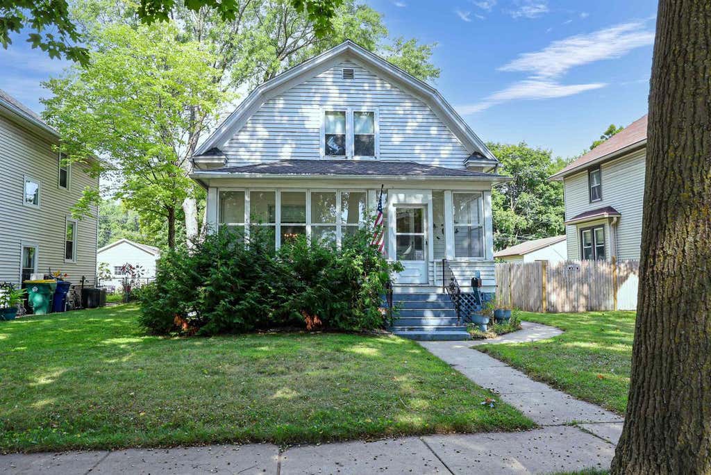 Photo of 801 Lincoln STREET, Green Bay, WI 54303 (MLS # 50331245)