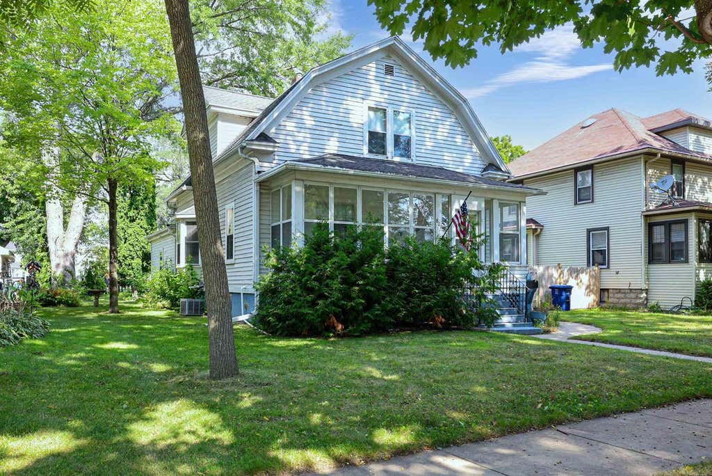 Photo of 801 Lincoln STREET, Green Bay, WI 54303 (MLS # 50331245)