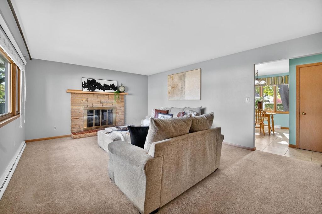 Photo of 210 W Peckham STREET, Neenah, WI 54956 (MLS # 50317238)
