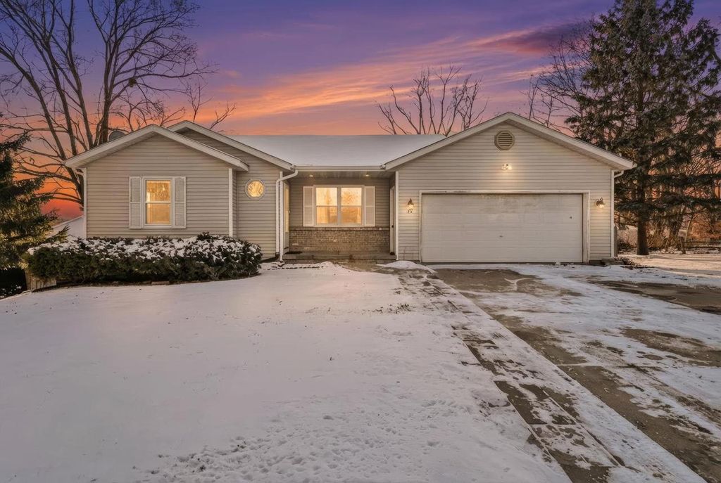 Photo of 26 GERONIMO CIRCLE, Madison, WI 53713 (MLS # 2014567)