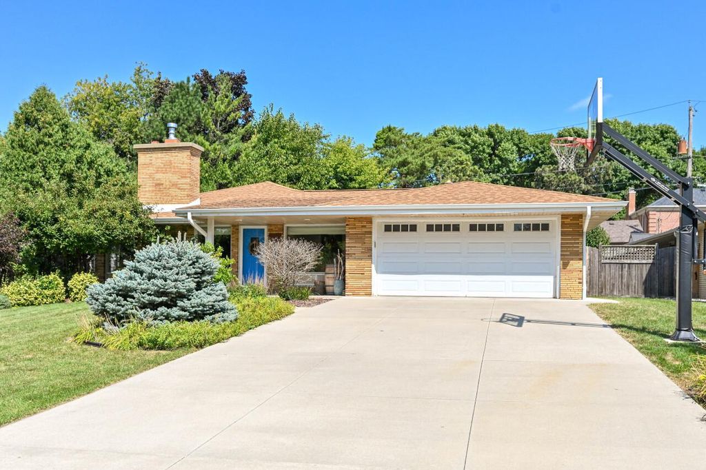 Photo of 7920 St Anne COURT, Wauwatosa, WI 53213 (MLS # 1939421)