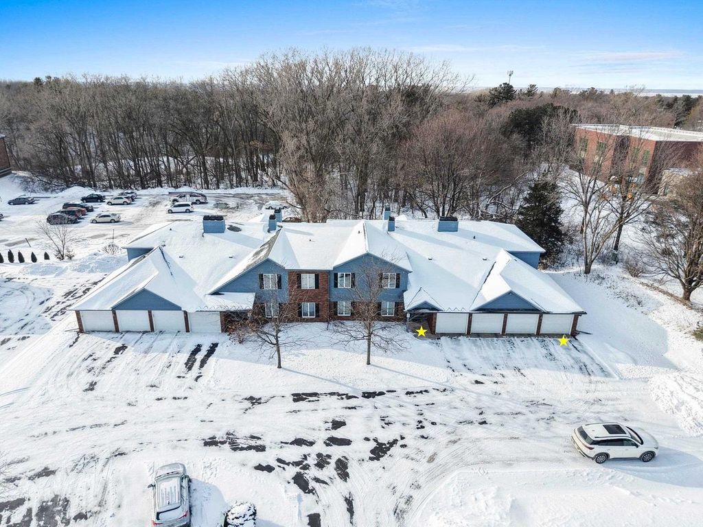 Photo of 2945 Mossy Oak CIRCLE, Green Bay, WI 54311 (MLS # 50320341)