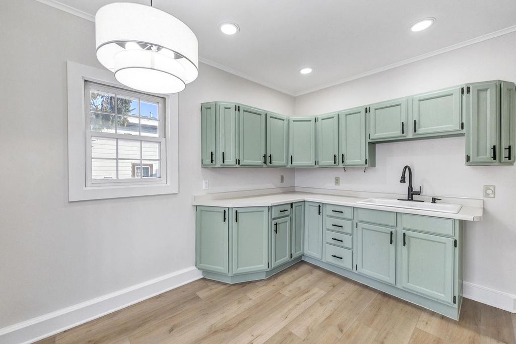 Photo of 1306 New York AVENUE, Manitowoc, WI 54220 (MLS # 1947893)