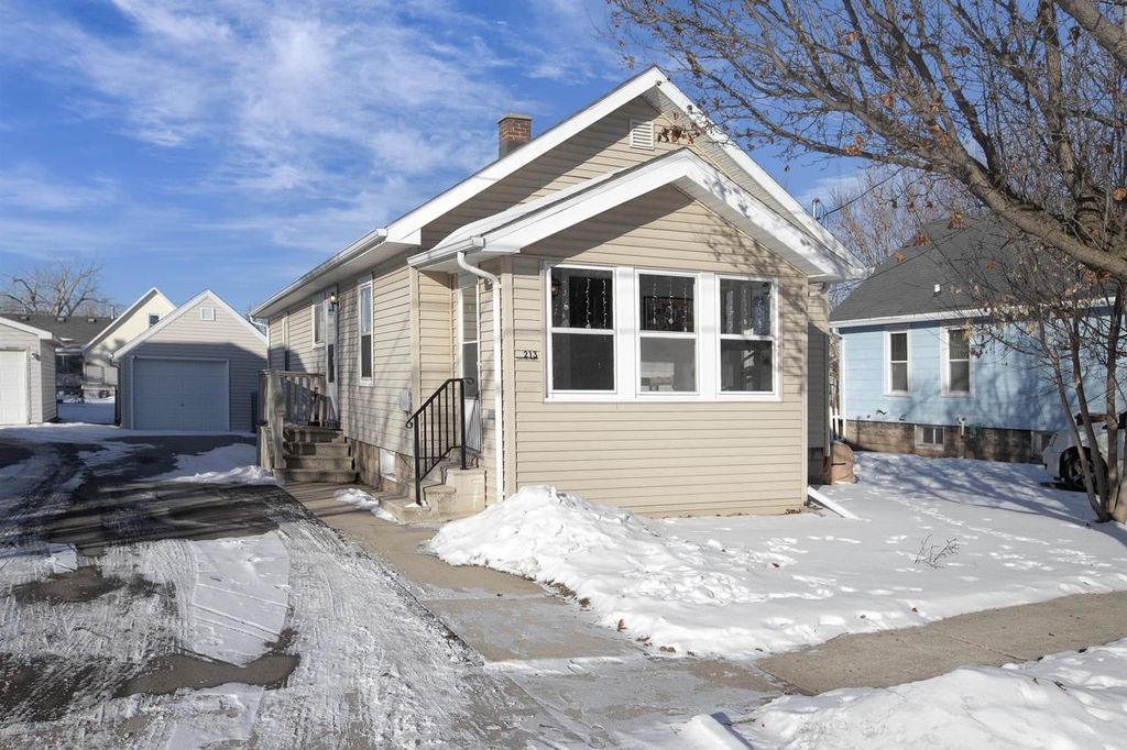 Photo of 213 Lawson STREET, Menasha, WI 54952 (MLS # 50320711)