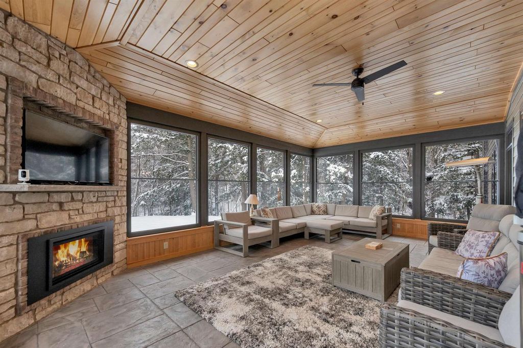 Photo of 2458 Copper LANE, Green Bay, WI 54311 (MLS # 50318887)