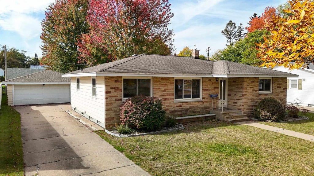 Photo of 1900 Gilkay STREET, Stevens Point, WI 54481 (MLS # 22605067)
