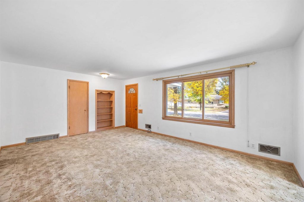 Photo of 1900 Gilkay STREET, Stevens Point, WI 54481 (MLS # 22605067)
