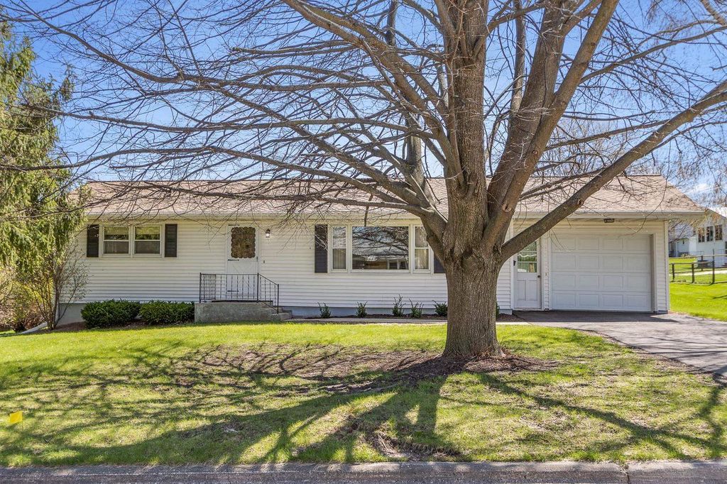 Photo of 105 E Pine STREET, Dodgeville, WI 53533 (MLS # 2020892)