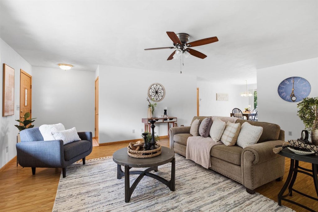 Photo of 1405 Pinewood COURT, New London, WI 54961 (MLS # 50331113)