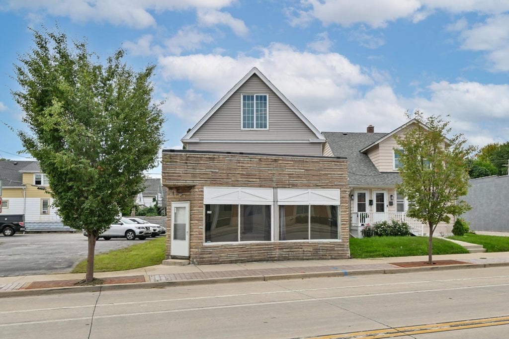 Photo of 7215 W National AVENUE, West Allis, WI 53214 (MLS # 1980875)