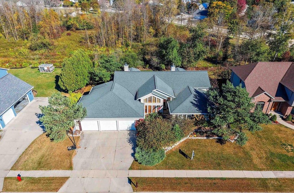 Photo of 3718 Westwood LANE, Manitowoc, WI 54220 (MLS # 50329083)