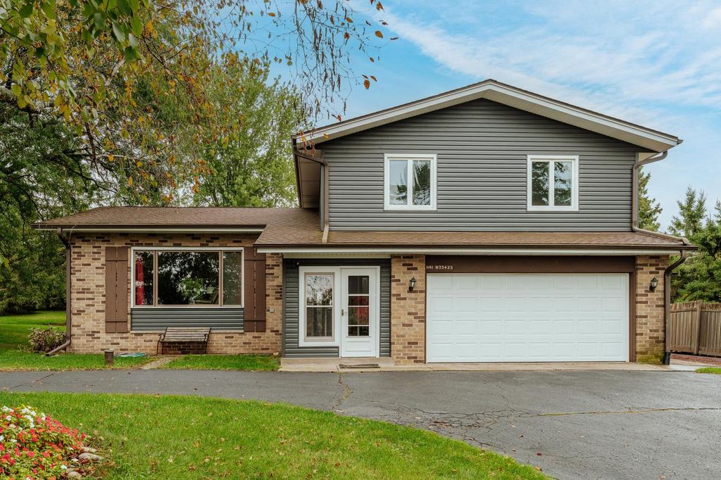 Photo of N41W33425 Nashotah ROAD, Nashotah, WI 53058 (MLS # 1954363)