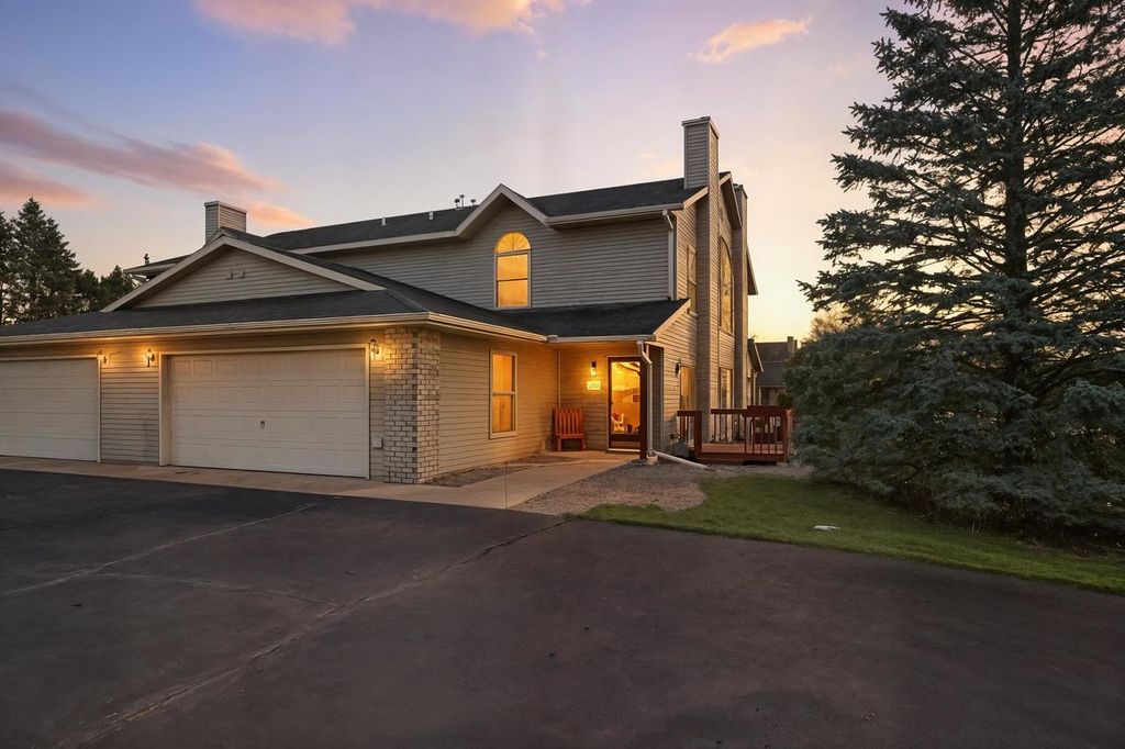 Photo of 260 White Oak AVENUE, Plover, WI 54467 (MLS # 22505533)