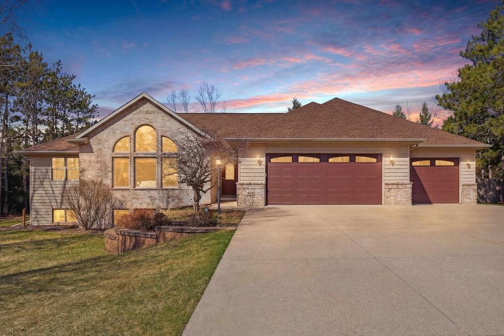 Photo of 429 S Pine Grove LANE, Hortonville, WI 54944 (MLS # 50323372)