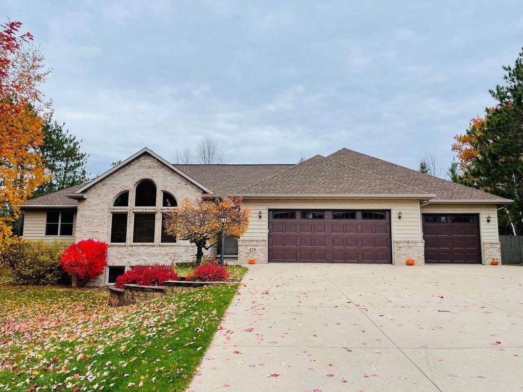 Photo of 429 S Pine Grove LANE, Hortonville, WI 54944 (MLS # 50323372)