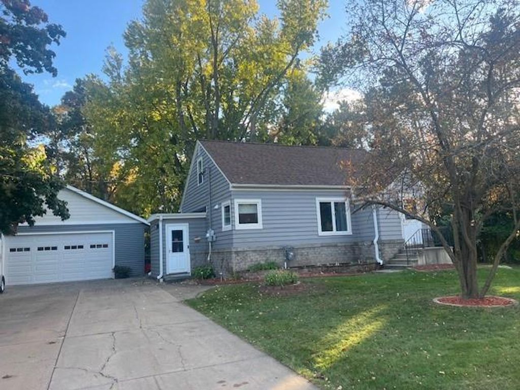 Photo of 1805 Moholt DRIVE, Eau Claire, WI 54703 (MLS # 1596487)