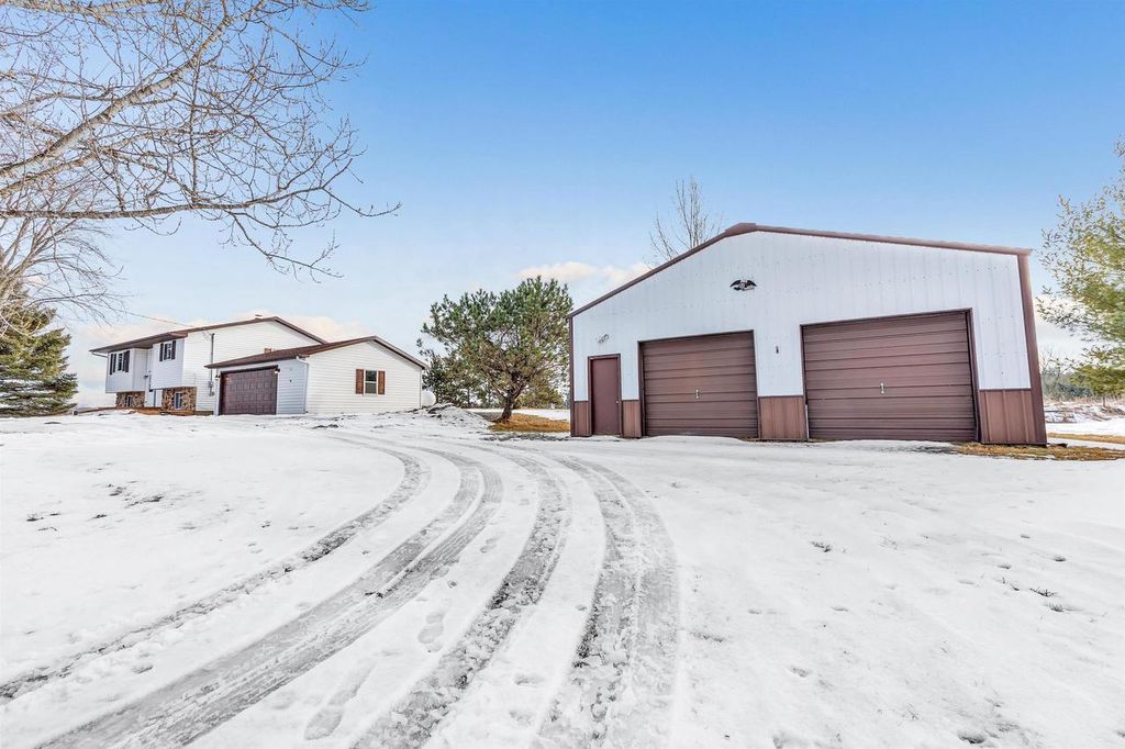 Photo of E3249 Bags Hill ROAD, Waupaca, WI 54981 (MLS # 50319773)