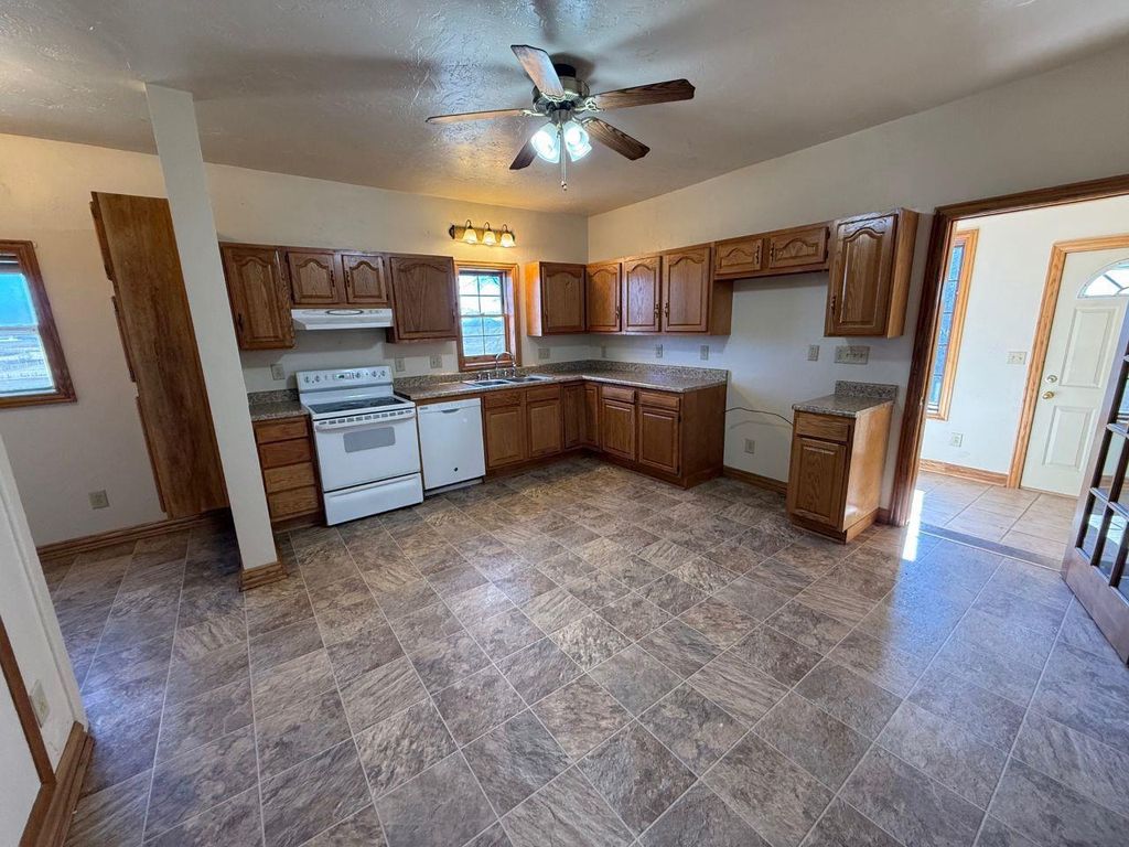 Photo of N11284 County Rd D St, Clintonville, WI 54929 (MLS # 50319759)