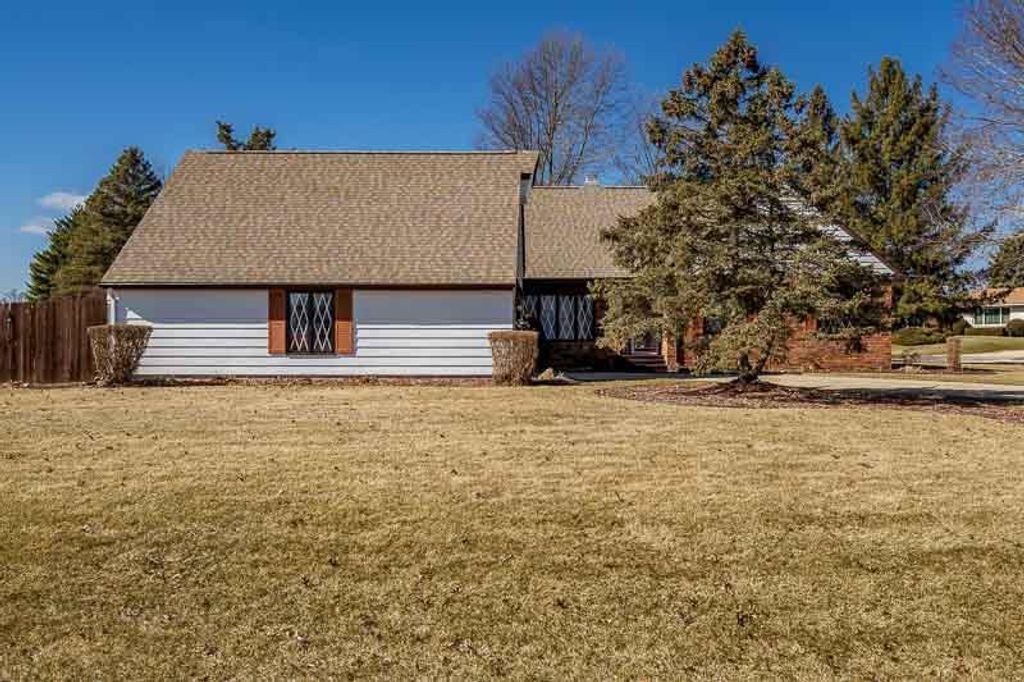 Photo of 3168 S High Crest ROAD, Beloit, WI 53511 (MLS # 2017070)