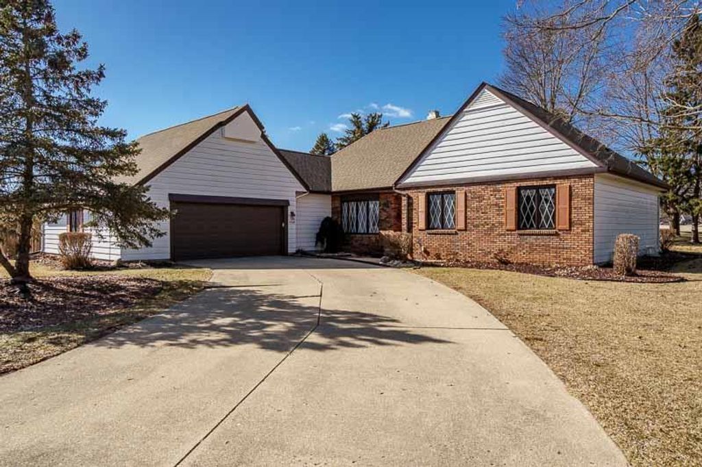 Photo of 3168 S High Crest ROAD, Beloit, WI 53511 (MLS # 2017070)